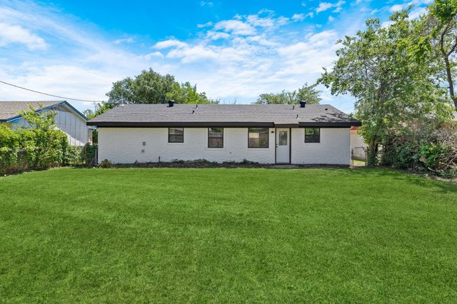 3323 Pacesetter Drive, Dallas, TX 75241