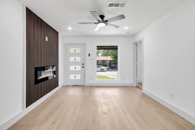 3323 Pacesetter Drive, Dallas, TX 75241