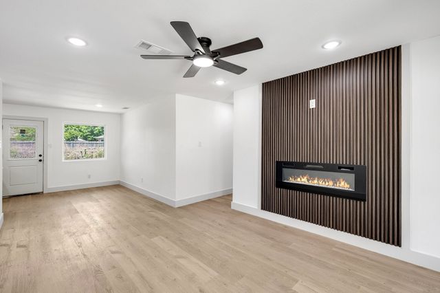 3323 Pacesetter Drive, Dallas, TX 75241