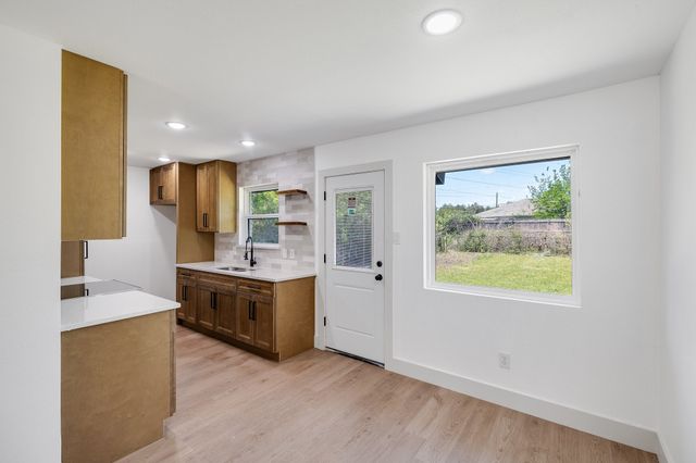 3323 Pacesetter Drive, Dallas, TX 75241