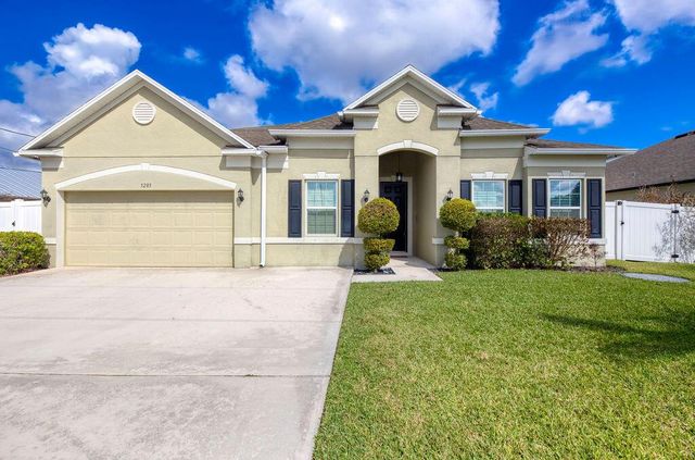 5285 NW South Delwood Drive, Port St. Lucie, FL 34986