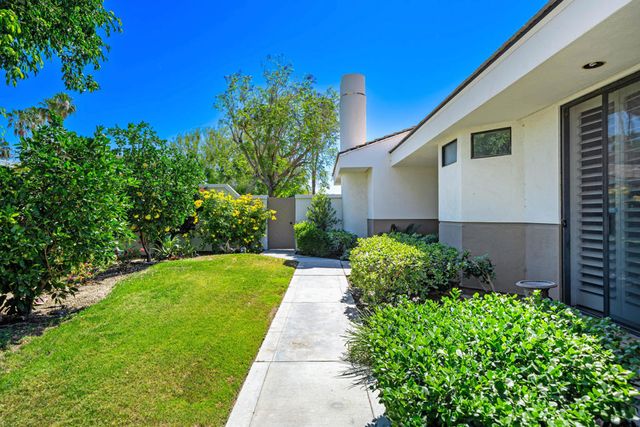 54940 Inverness Way, La Quinta, CA 92253