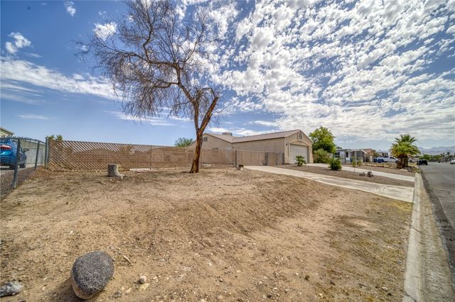 935 Glen Drive, Bullhead City, AZ 86442