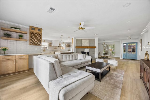 6027 Valkeith Drive, Houston, TX 77096