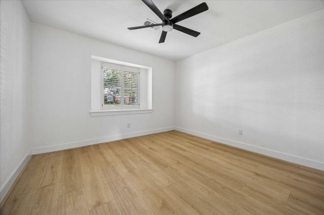 6027 Valkeith Drive, Houston, TX 77096