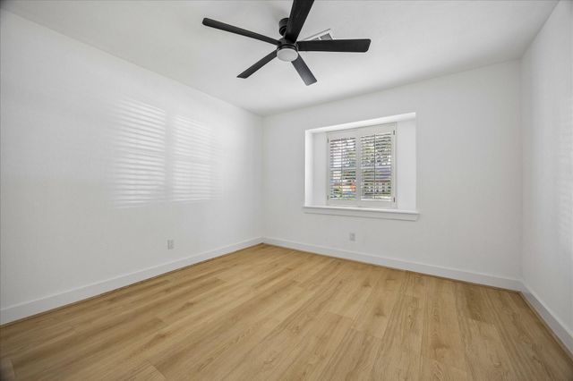 6027 Valkeith Drive, Houston, TX 77096