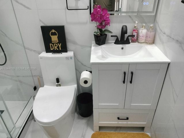 1130 NE 201st Ter B, Miami, FL 33179