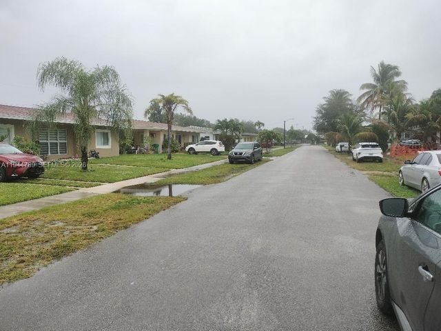 1130 NE 201st Ter B, Miami, FL 33179