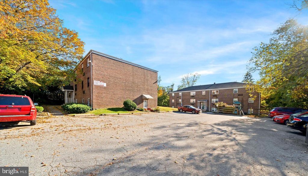 602 N DUPONT HWY, New Castle, DE 19720