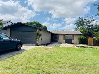 902 Greenbriar ln Drive, Richardson, TX 75080