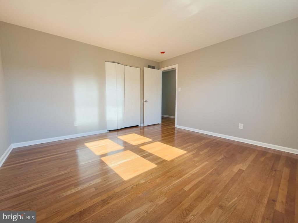 Image 21 of property listing at 6 YEATES DR, New Castle, DE 19720