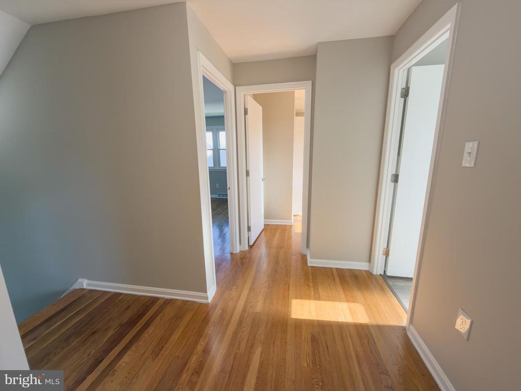 Image 23 of property listing at 6 YEATES DR, New Castle, DE 19720