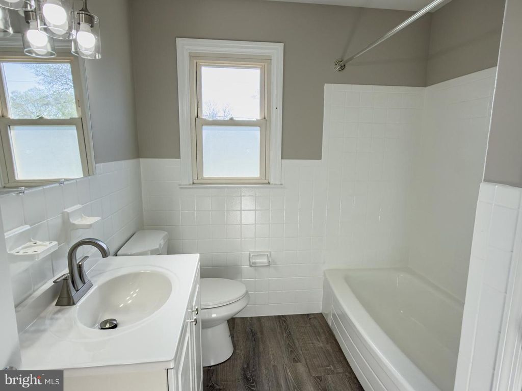 Image 24 of property listing at 6 YEATES DR, New Castle, DE 19720