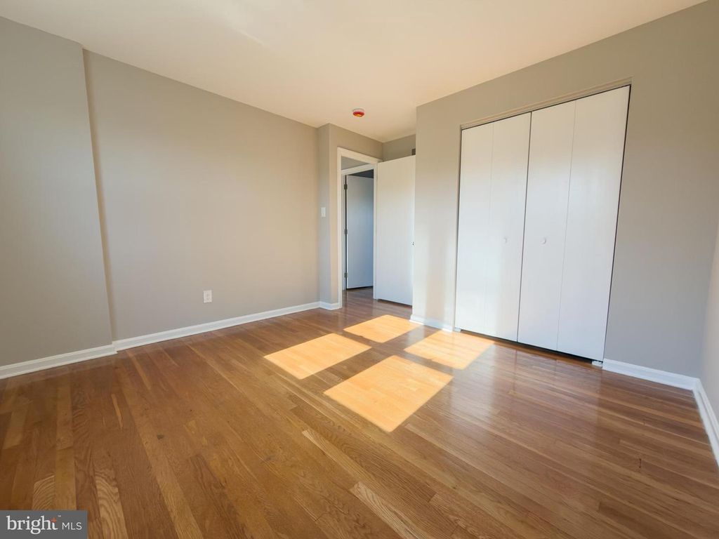 Image 26 of property listing at 6 YEATES DR, New Castle, DE 19720