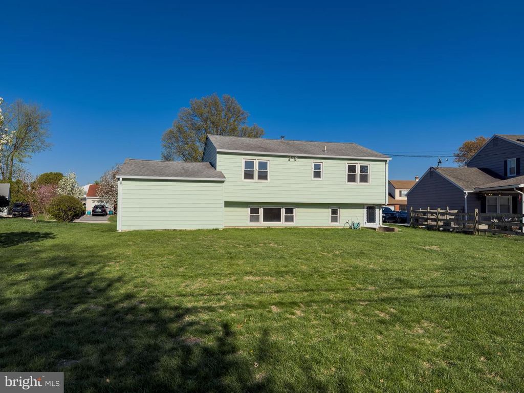 Image 29 of property listing at 6 YEATES DR, New Castle, DE 19720