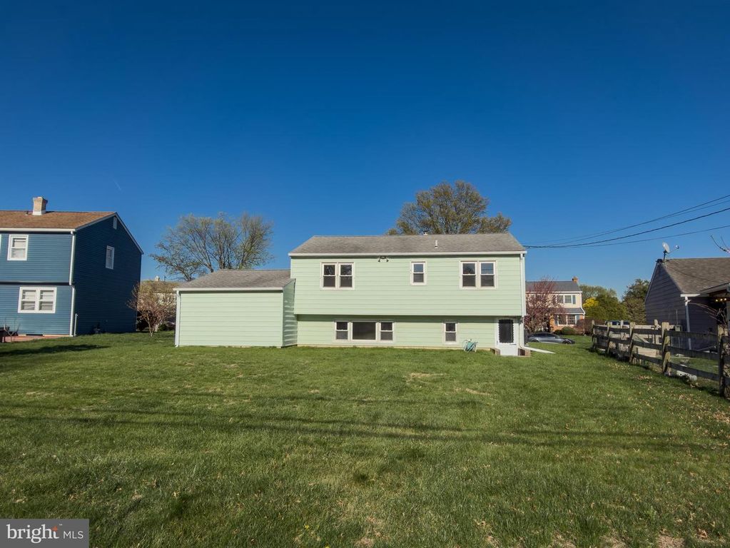 Image 30 of property listing at 6 YEATES DR, New Castle, DE 19720