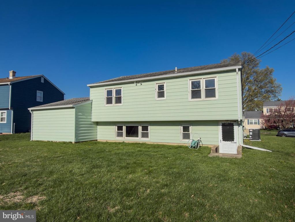 Image 31 of property listing at 6 YEATES DR, New Castle, DE 19720