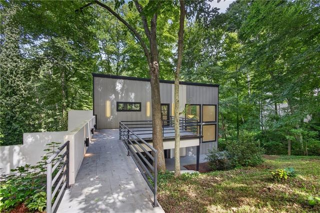 1153 Dawn View Lane NW, Atlanta, GA 30327
