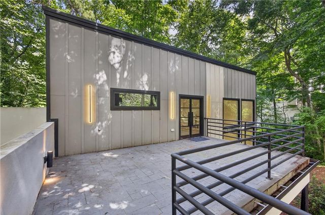 1153 Dawn View Lane NW, Atlanta, GA 30327
