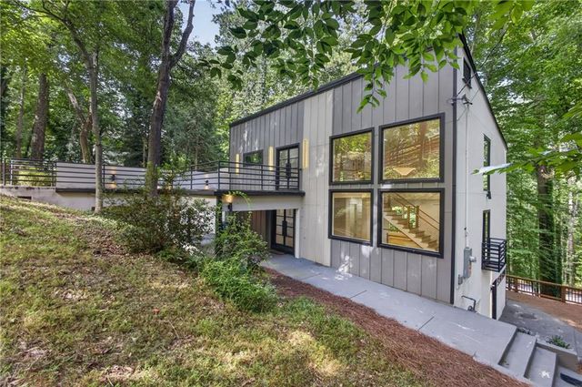 1153 Dawn View Lane NW, Atlanta, GA 30327