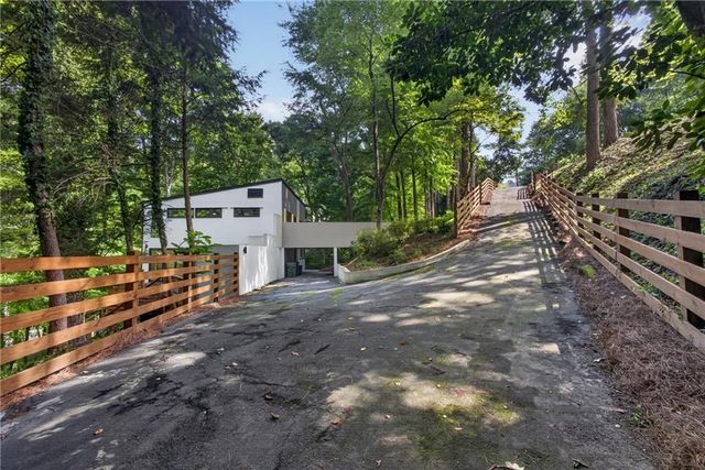 1153 Dawn View Lane NW, Atlanta, GA 30327