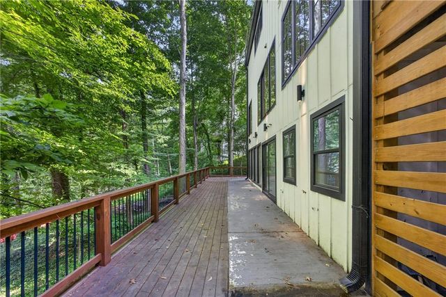 1153 Dawn View Lane NW, Atlanta, GA 30327