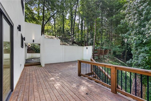1153 Dawn View Lane NW, Atlanta, GA 30327