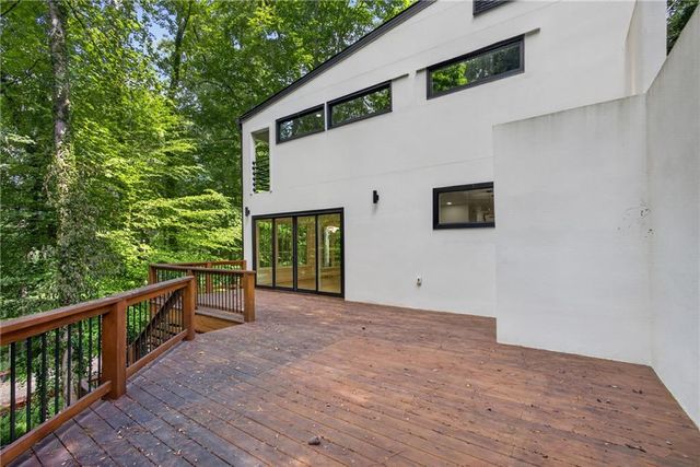 1153 Dawn View Lane NW, Atlanta, GA 30327