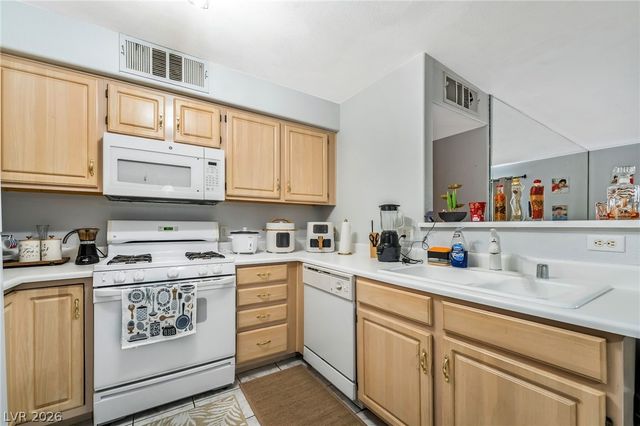 5710 East Tropicana Avenue 1036, Las Vegas, NV 89122