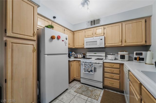 5710 East Tropicana Avenue 1036, Las Vegas, NV 89122