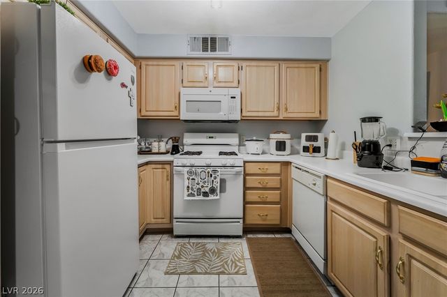 5710 East Tropicana Avenue 1036, Las Vegas, NV 89122