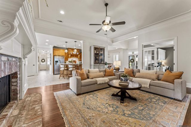 10369 Buddy Gore Rd, Gonzales, LA 70737