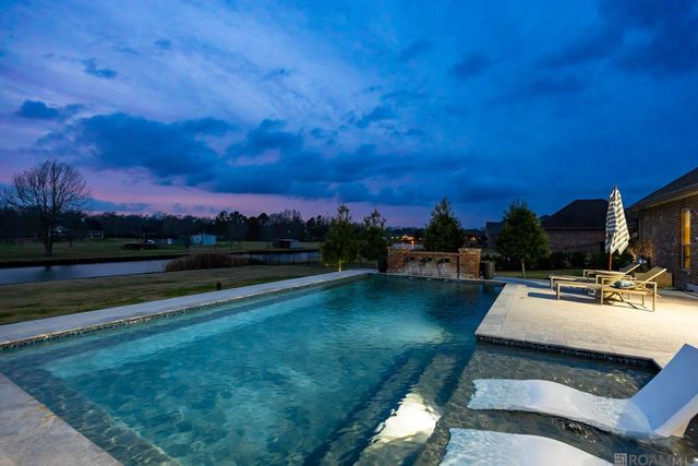 10369 Buddy Gore Rd, Gonzales, LA 70737