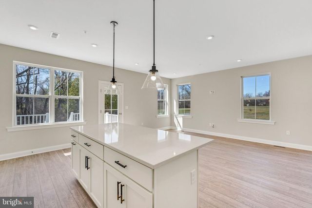 1 IRONWOOD DR, Royersford, PA 19468