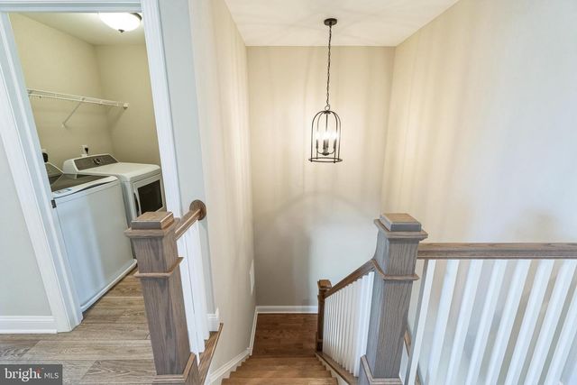 1 IRONWOOD DR, Royersford, PA 19468