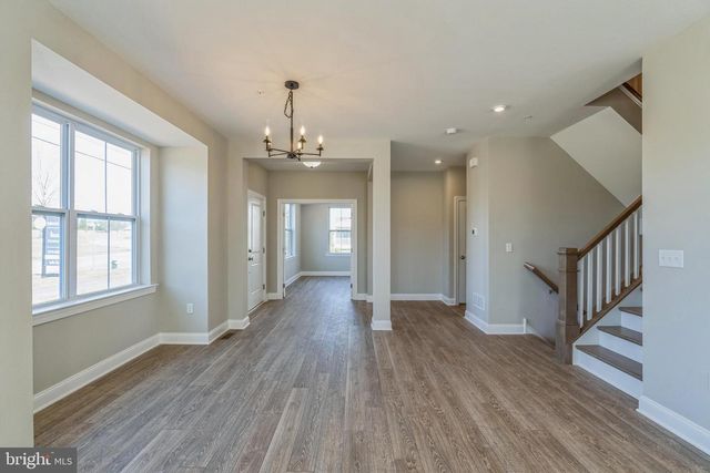 1 IRONWOOD DR, Royersford, PA 19468