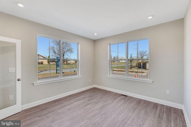 1 IRONWOOD DR, Royersford, PA 19468