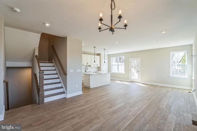 1 IRONWOOD DR, Royersford, PA 19468