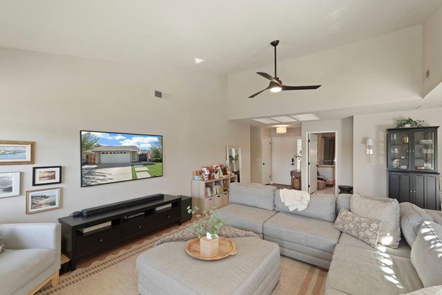 4071 Five Mile Dr, Stockton, CA 95219