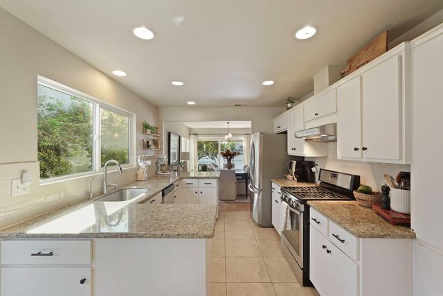 4071 Five Mile Dr, Stockton, CA 95219