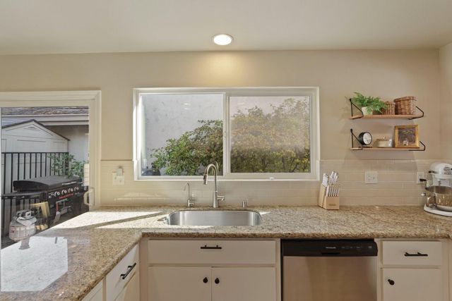 4071 Five Mile Dr, Stockton, CA 95219