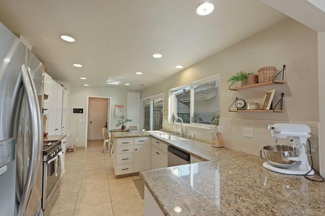 4071 Five Mile Dr, Stockton, CA 95219