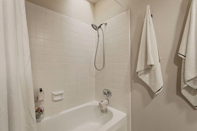 4071 Five Mile Dr, Stockton, CA 95219