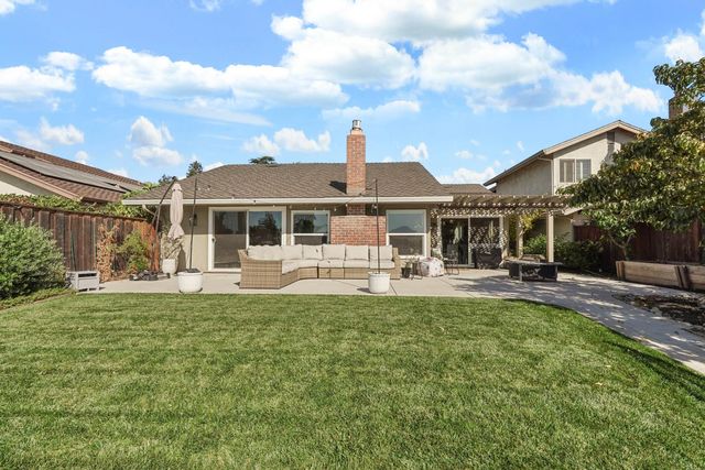 4071 Five Mile Dr, Stockton, CA 95219