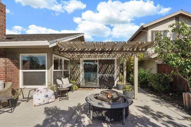 4071 Five Mile Dr, Stockton, CA 95219