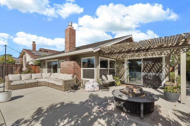 4071 Five Mile Dr, Stockton, CA 95219