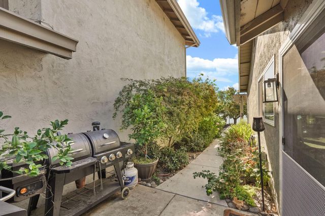 4071 Five Mile Dr, Stockton, CA 95219