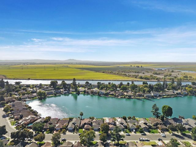 4071 Five Mile Dr, Stockton, CA 95219
