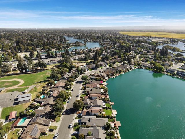 4071 Five Mile Dr, Stockton, CA 95219