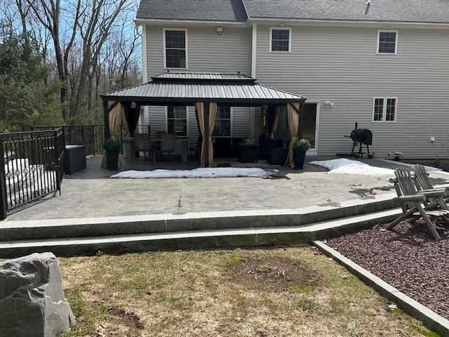 43 Lampton Drive, Derry, NH 03308